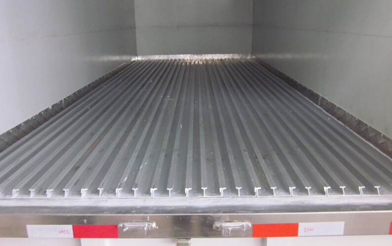 <a href=http://m.m9m10.cn/lcc/ target=_blank class=infotextkey>冷藏車</a>通風(fēng)槽,冷藏車地板通風(fēng)槽圖片