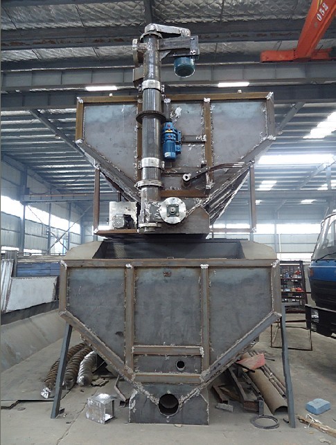 正在生產(chǎn)中的散裝<a href=http://m.m9m10.cn/siliaoche/ target=_blank class=infotextkey>飼料車</a>罐體