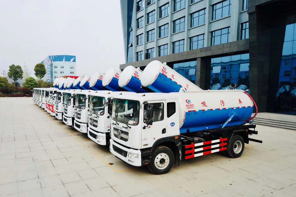 東風多利卡D9國六11.6方吸污車